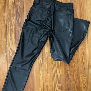 Abercrombie & Fitch 90’s Straight Ultra High Rise Leather Pant Curve Love!!